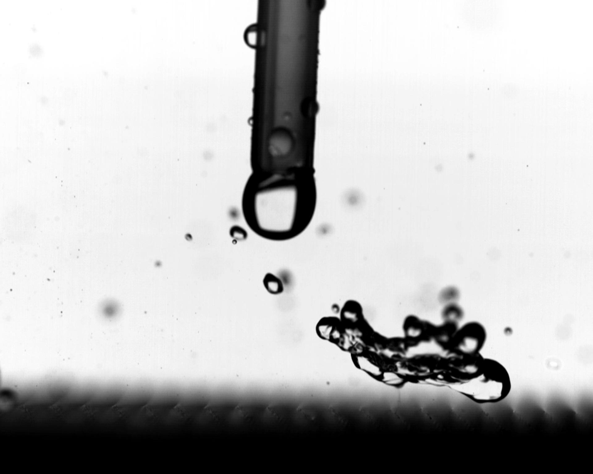 液滴撞擊加熱超疏水材料研究 液滴撞擊加熱超疏水材料研究