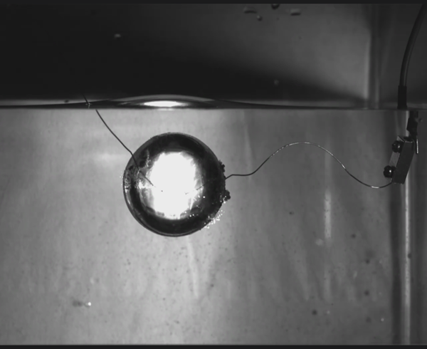 高速攝像機(jī)觀測(cè)水下放電產(chǎn)生的空化現(xiàn)象 高速攝像機(jī)觀測(cè)水下放電產(chǎn)生的空化現(xiàn)象